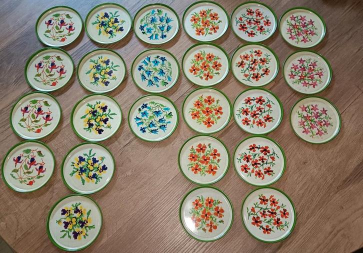 Vintage Blikken Onderzetters met Bloemen, Huis en Inrichting, Woonaccessoires | Onderzetters, Gebruikt, Glas of Kopje, Ophalen of Verzenden