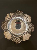 Decoratieve zilveren serveerkom / schaal, Ophalen, Zilver