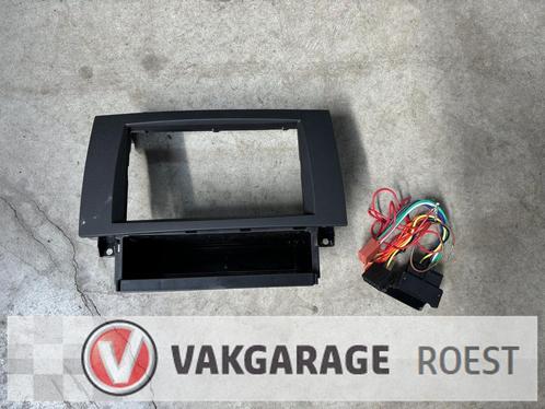 Radioframe dubbel din voor Mercedes SLK + verloopstekker, Auto diversen, Autoradio's, Ophalen of Verzenden