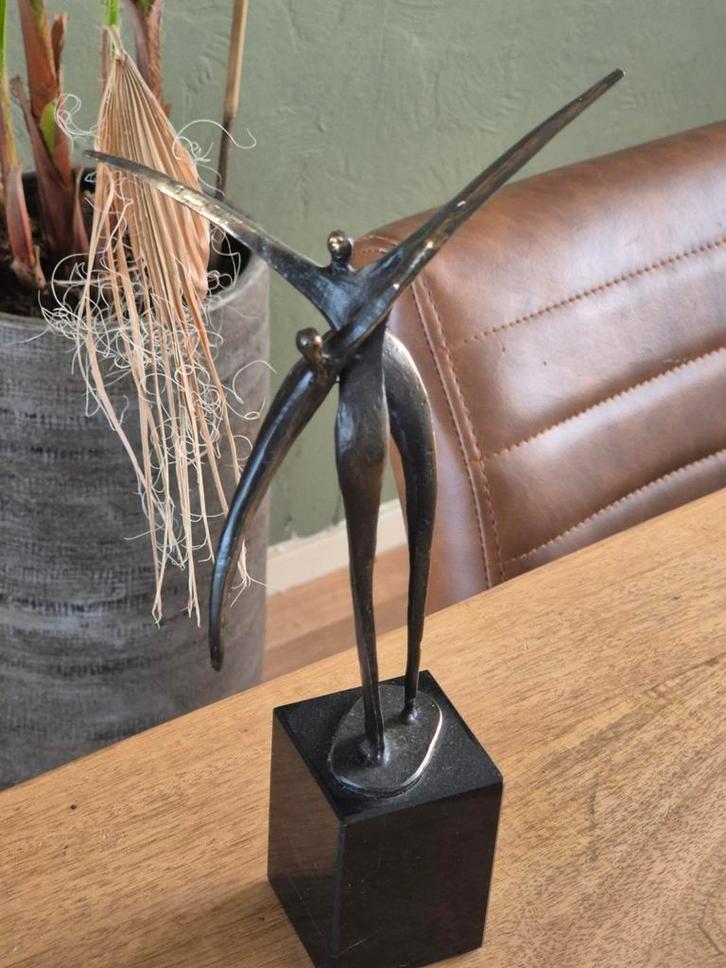 Bronzen beeldje van een familie, Antiek en Kunst, Kunst | Beelden en Houtsnijwerken, Ophalen of Verzenden