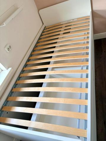 SLÄKT Ikea Wit bedframe 90x200 met opberger en lattenbodem - afbeelding 4
