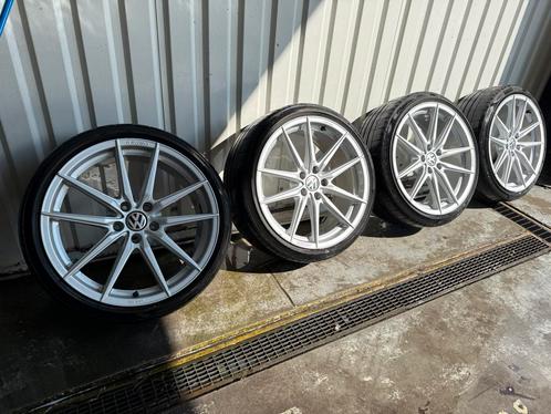 Monaco Arceo 19 inch PIRELLI 5x112, Auto-onderdelen, Banden en Velgen, Band(en), Zomerbanden, 19 inch, 235 mm, Personenwagen, Gebruikt