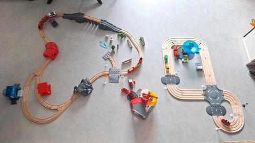 Playtive Houten treinbaan, politiebureau en brandweerkazerne, Kinderen en Baby's, Speelgoed | Houten speelgoed, Zo goed als nieuw
