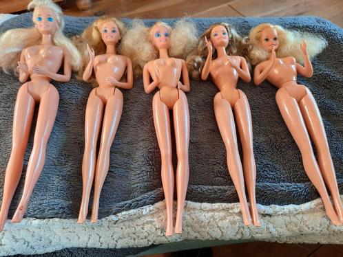 Barbie poppen uit 1980, Verzamelen, Poppen, Zo goed als nieuw, Kleertjes, Ophalen of Verzenden