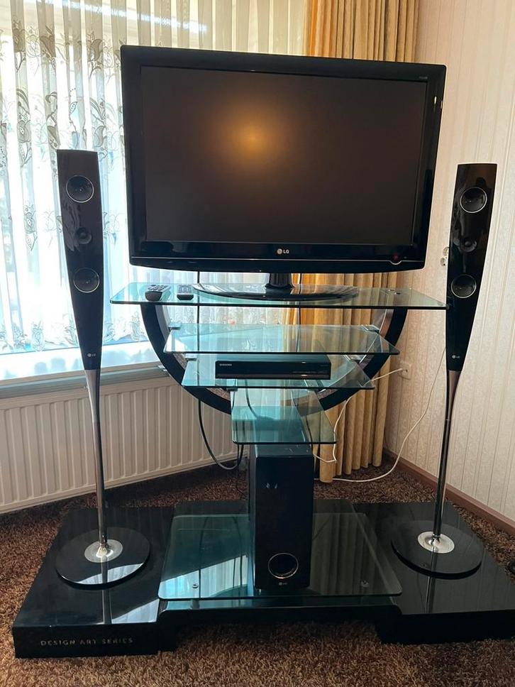 Moet weg! LG tv met speakers en meubel series surround set, Audio, Tv en Foto, Overige Audio, Tv en Foto, Gebruikt, Ophalen