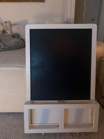 Krijtbord beschikbaar voor biedingen