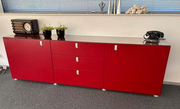 Sideboard/Dressoir (design) met Glasplaat beschikbaar voor biedingen
