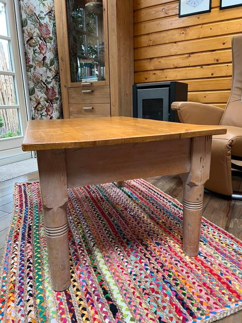 Oud grenen salontafel., Huis en Inrichting, Tafels | Salontafels, Zo goed als nieuw, Minder dan 50 cm, 50 tot 100 cm, 100 tot 150 cm