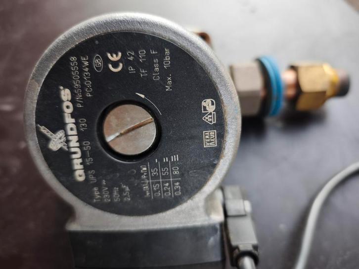 Grundfos Circulatiepomp Ketel/Vloerverwarming, Doe-het-zelf en Verbouw, Verwarming en Radiatoren, Ophalen of Verzenden