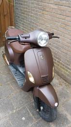Riva Scooter Titanium Goud 25 km 2016 met 4000km, Gebruikt, Benzine, Ophalen, Overige merken