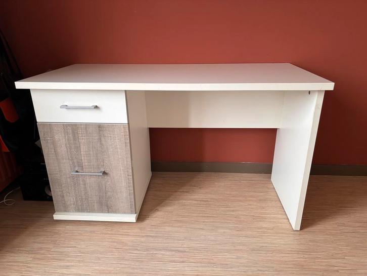 Tienerkamer: Bed met opbergruimte en bureau, Huis en Inrichting, Bureaus, Gebruikt, Bureau, Ophalen