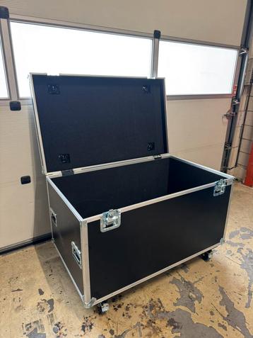 Nieuwe flightcase 1260x760x710 lxbxh AW Cases beschikbaar voor biedingen