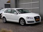 Audi A3 Sportback 1.6 TDI Ambiente Advance|Cruise|Trekhaak, Auto's, Audi, Voorwielaandrijving, Euro 5, Stof, Gebruikt