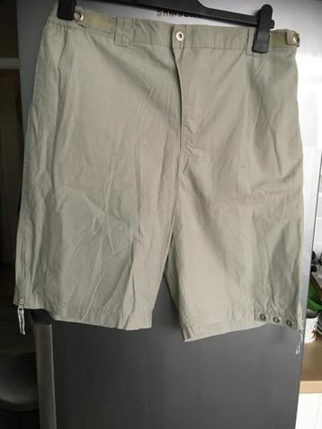 Heren Korte Broek beschikbaar voor biedingen