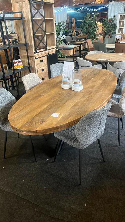 Eettafel mangohout ovaal (outlet), Huis en Inrichting, Woonaccessoires | Overige, Zo goed als nieuw, Ophalen