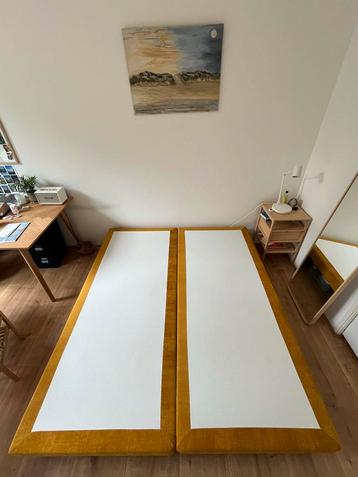 Tweepersoons boxspring okergeel 180x210 cm beschikbaar voor biedingen