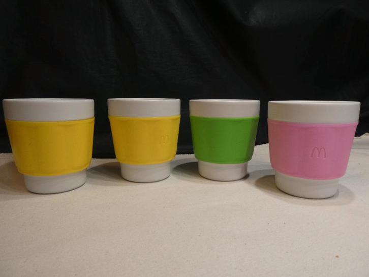 McDo Designer Patrick Norguet Mok - Mc Donalds 4 x, Huis en Inrichting, Keuken | Servies, Gebruikt, Kop(pen) en/of Schotel(s)