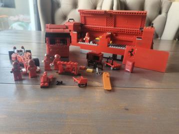 Lego 8654 Scuderia Ferrari Truck beschikbaar voor biedingen