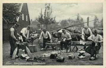 (304-266-039) Enter Klompenmakerij handwerk beschikbaar voor biedingen