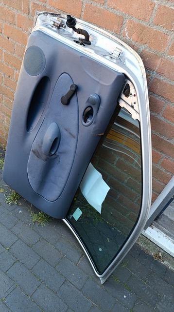 Ford Fiësta Mk.IV 1999 Deur / Portier RV (Rechtsvoor) beschikbaar voor biedingen