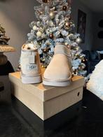 UGGS MAAT 36 tot 40BEIGE, Ophalen of Verzenden, Zo goed als nieuw, Beige