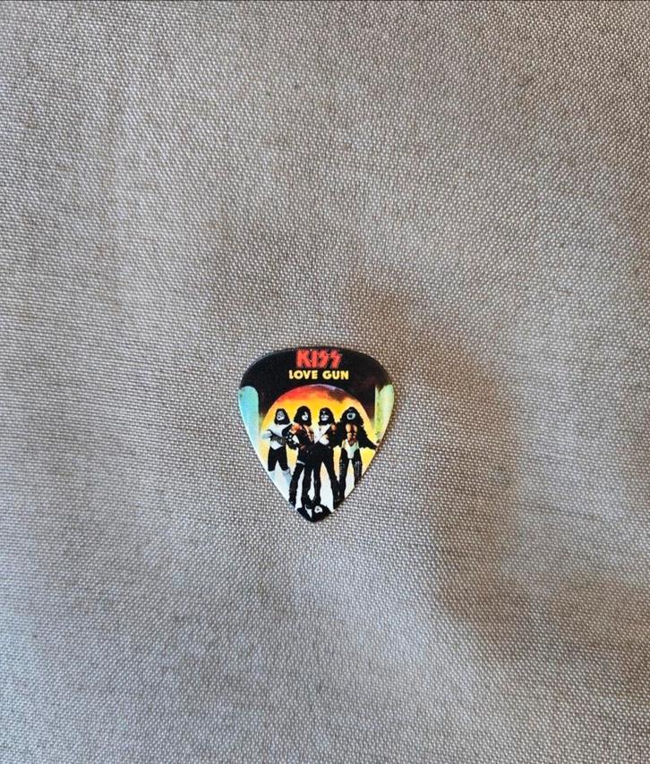 KISS PLECTRUM LOVE GUN, Verzamelen, Muziek, Artiesten en Beroemdheden, Zo goed als nieuw, Overige typen, Ophalen of Verzenden