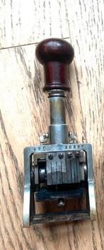 Stevige datumstempel., Antiek en Kunst, Antiek | Kantoor en Zakelijk, Ophalen of Verzenden