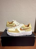 Nike Air Force 1 Low Pixel Sail Coconut Milk (W) maat 37.5, Ophalen of Verzenden, Nieuw, Wit, Sneakers of Gympen