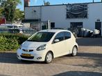 Toyota Aygo 1.0 12V Vvt-i 5DRS 2011 Wit Airco,Nap,Apk€1950.-, Voorwielaandrijving, Stof, Zwart, 4 stoelen