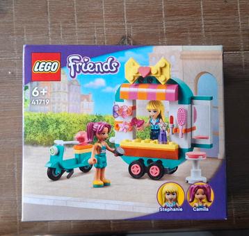 Nieuw in doos: LEGO Friends Scooter met Kraampje! beschikbaar voor biedingen