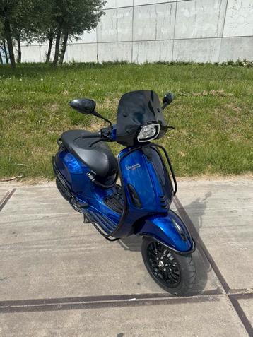 Vespa Sprint Custom Full Option beschikbaar voor biedingen