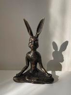 Bronzen mediterend/yoga  haasje/konijn., Ophalen of Verzenden