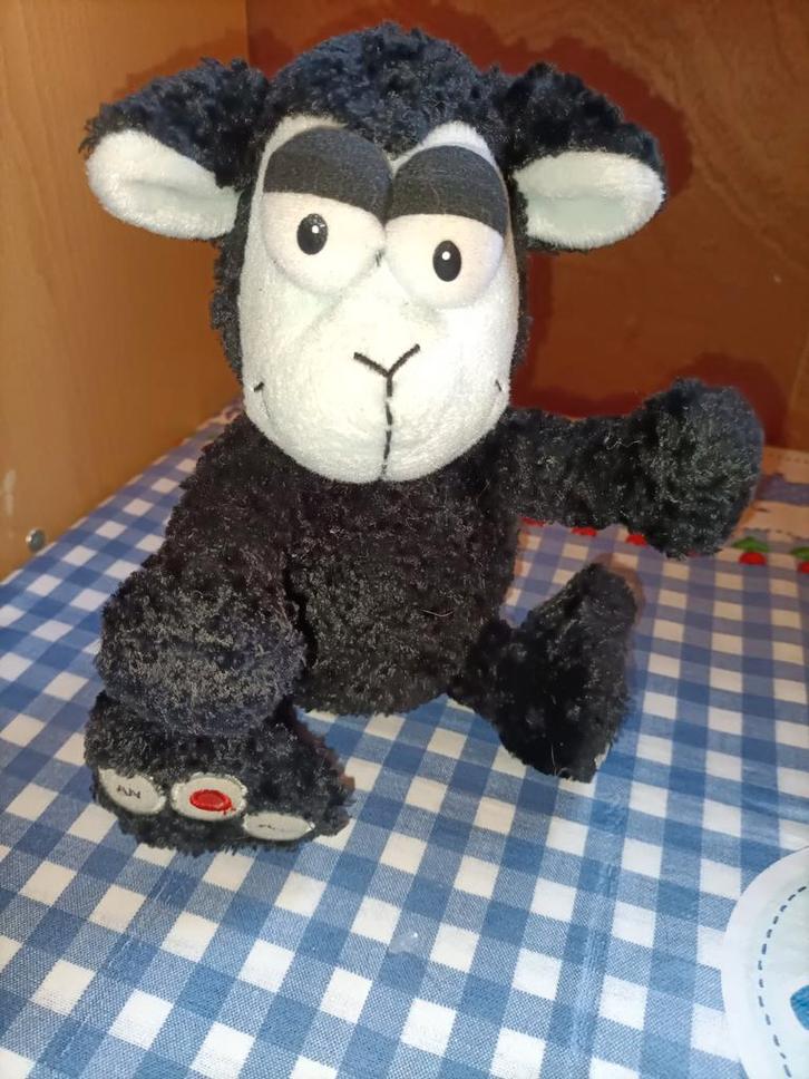 Mc Donalds zwart schaap knuffel radio 22 cm groot, Kinderen en Baby's, Speelgoed | Knuffels en Pluche, Overige typen, Ophalen of Verzenden