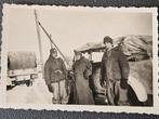 100%orig wo2 foto duitse soldaten voertuig front, Ophalen of Verzenden, Duitsland, Foto of Poster