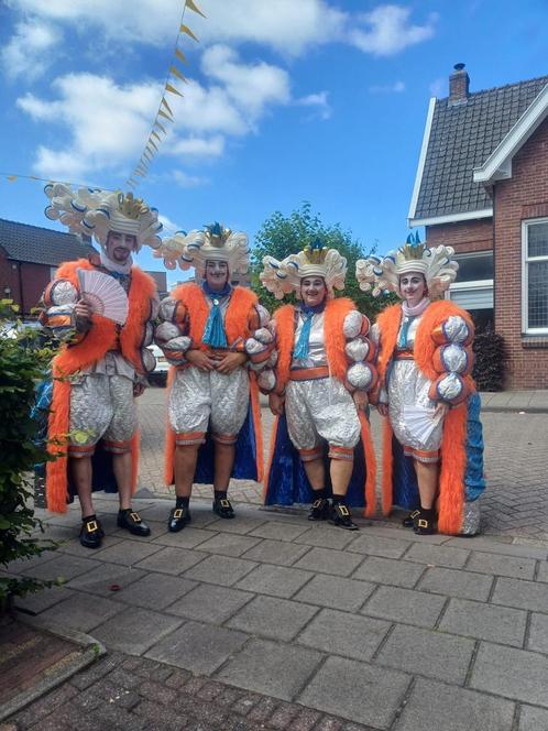 4 carnavalspakken Lakei/hofdame, Kleding | Dames, Carnavalskleding en Feestkleding, Zo goed als nieuw, Ophalen of Verzenden
