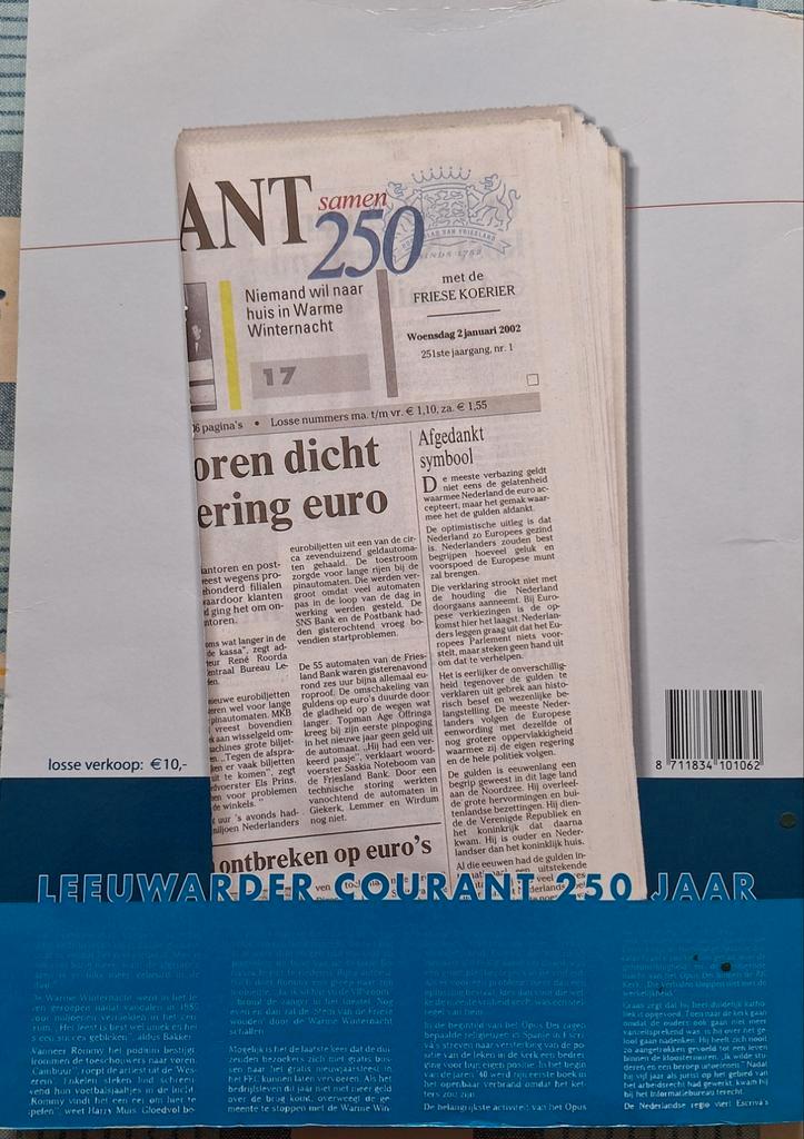 Leeuwarder Courant 250 Jaar Jubileumboek, Boeken, Tijdschriften en Kranten, Zo goed als nieuw, Krant, Ophalen of Verzenden