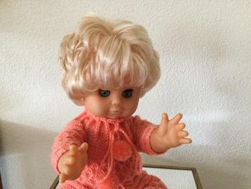 Voor de verzamelaar een mooie vintage pop uit de jaren 1980. beschikbaar voor biedingen