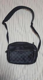Louis Vuitton schoudertas, Overige merken, Minder dan 30 cm, 25 tot 40 cm, Ophalen of Verzenden