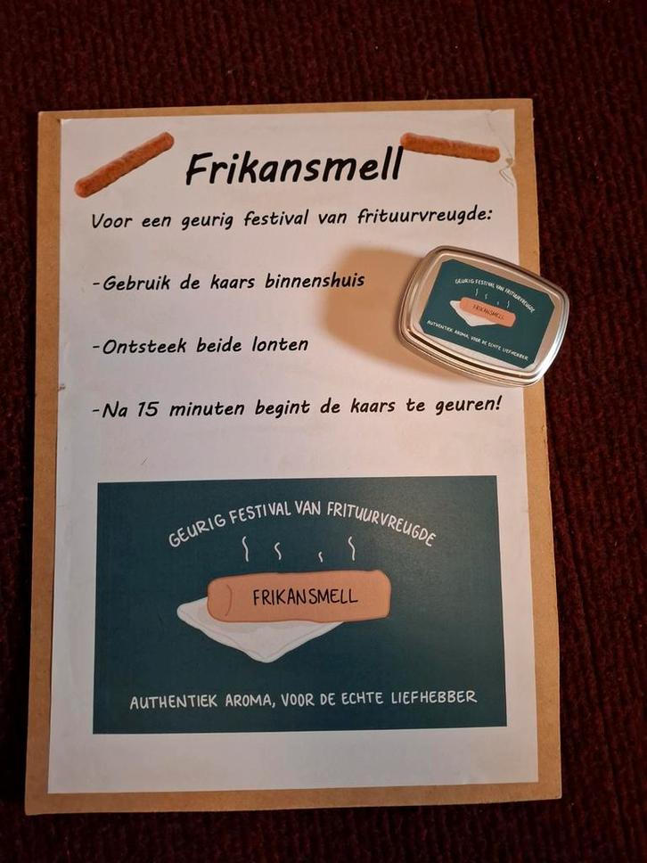 Geurkaars frikandel 'Frikansmell', Huis en Inrichting, Woonaccessoires | Kandelaars en Kaarsen, Ophalen of Verzenden