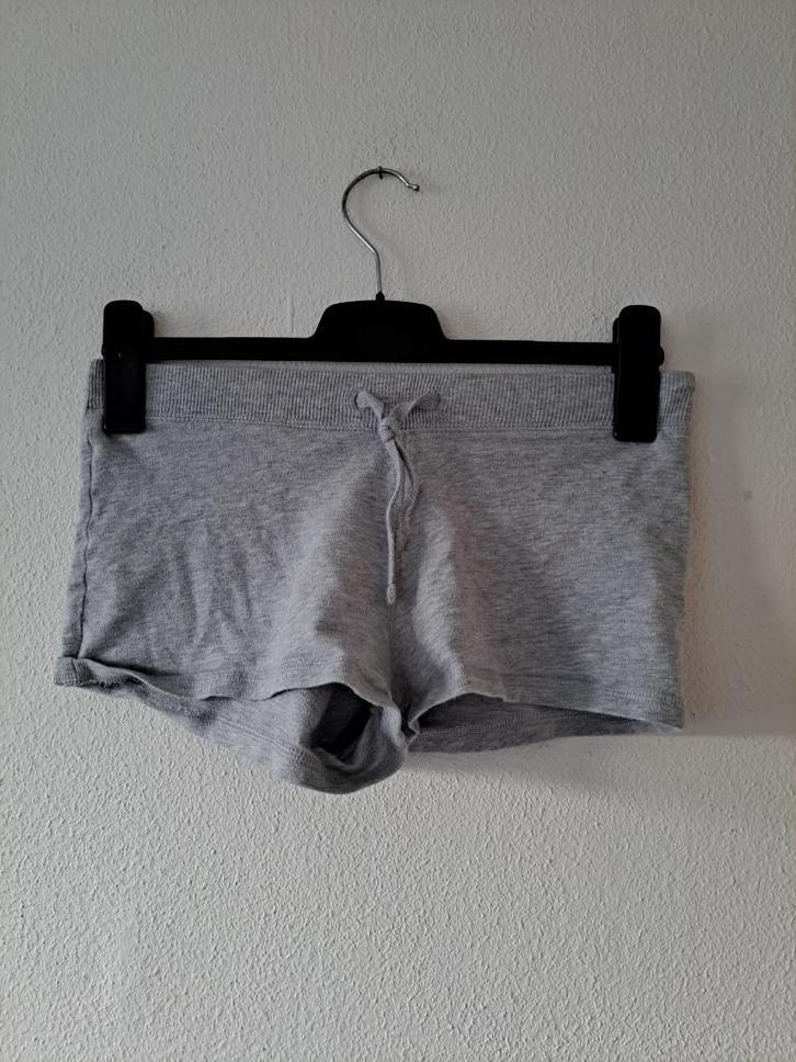 grijze H&M short maat xs, Kleding | Dames, Huispakken, Zo goed als nieuw, Maat 34 (XS) of kleiner, Grijs, Ophalen of Verzenden