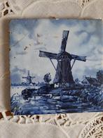 2 ANTIEKE TEGELTJE 15 BIJ 15 CM. en 2 van 10 bij 10 cm., Ophalen