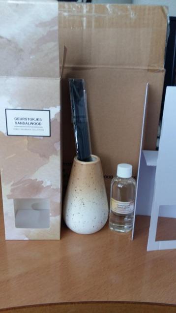 6 x heerlijke nieuwe geurverspreiders SANDAL WOOD beschikbaar voor biedingen