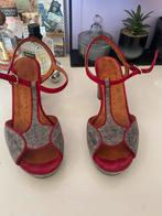 Chie mihara 38, Kleding | Dames, Verzenden, Sandalen of Muiltjes, Zo goed als nieuw, Rood