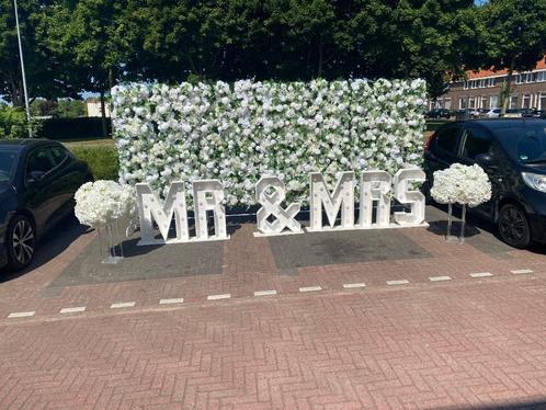 Bloemen muur led letters., Hobby en Vrije tijd, Feestartikelen | Verhuur, Nieuw, Geboorte of Huwelijk, Ophalen of Verzenden