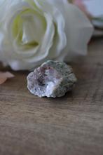 Ruwe roze amethist, Verzamelen, Mineralen en Fossielen, Ophalen of Verzenden, Mineraal