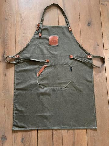 Schort PUUR groen met leren details NIEUW beschikbaar voor biedingen