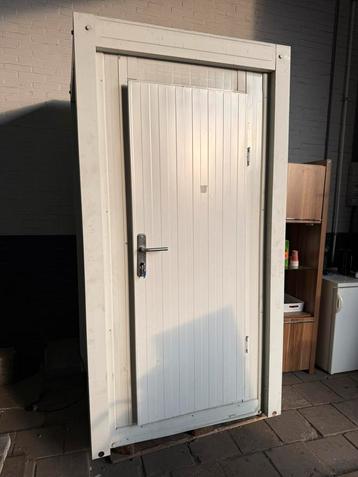 Mobiele Toilet Unit Compleet & Stevig Direct te gebruiken  beschikbaar voor biedingen