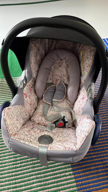 Maxi Cosi Cabriofix Autostoel bloemetjes uitvoering beschikbaar voor biedingen
