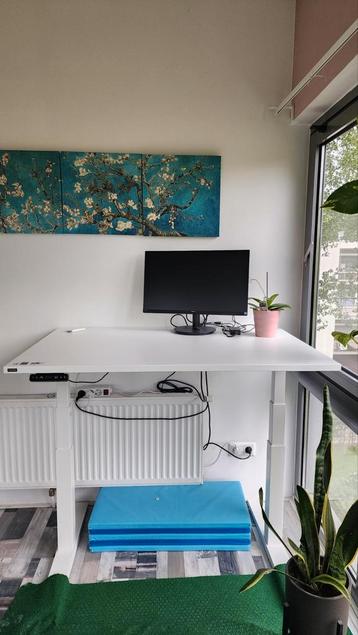 Sturdy, new electric height adjustable table beschikbaar voor biedingen