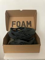 Yeezy Foam Runner Carbon - Goede Staat, Slippers, Zwart, Ophalen of Verzenden, Gedragen